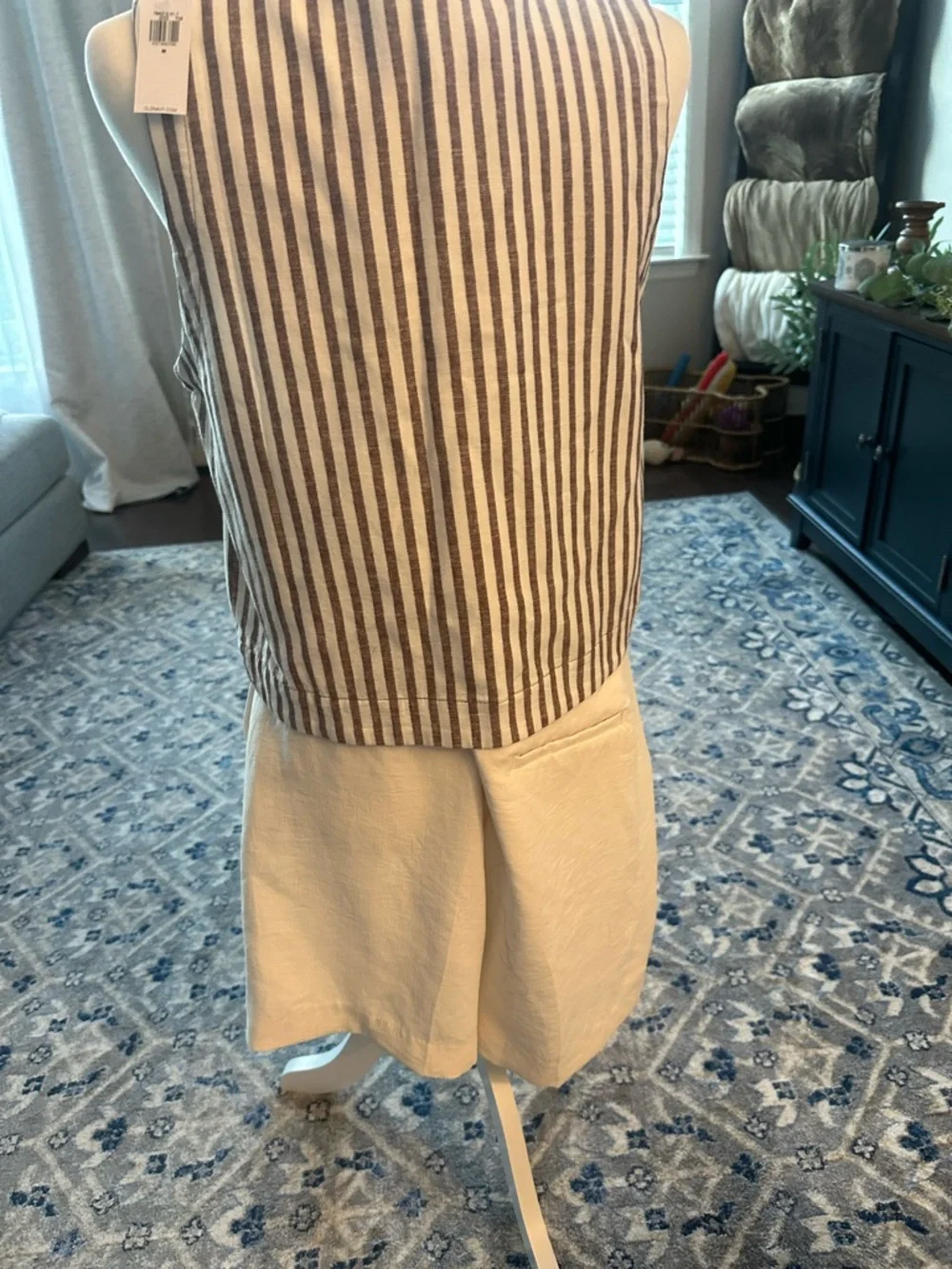 A New Day Womenswear Cream Flat-Front Casual Shorts - Picture 3 of 4
